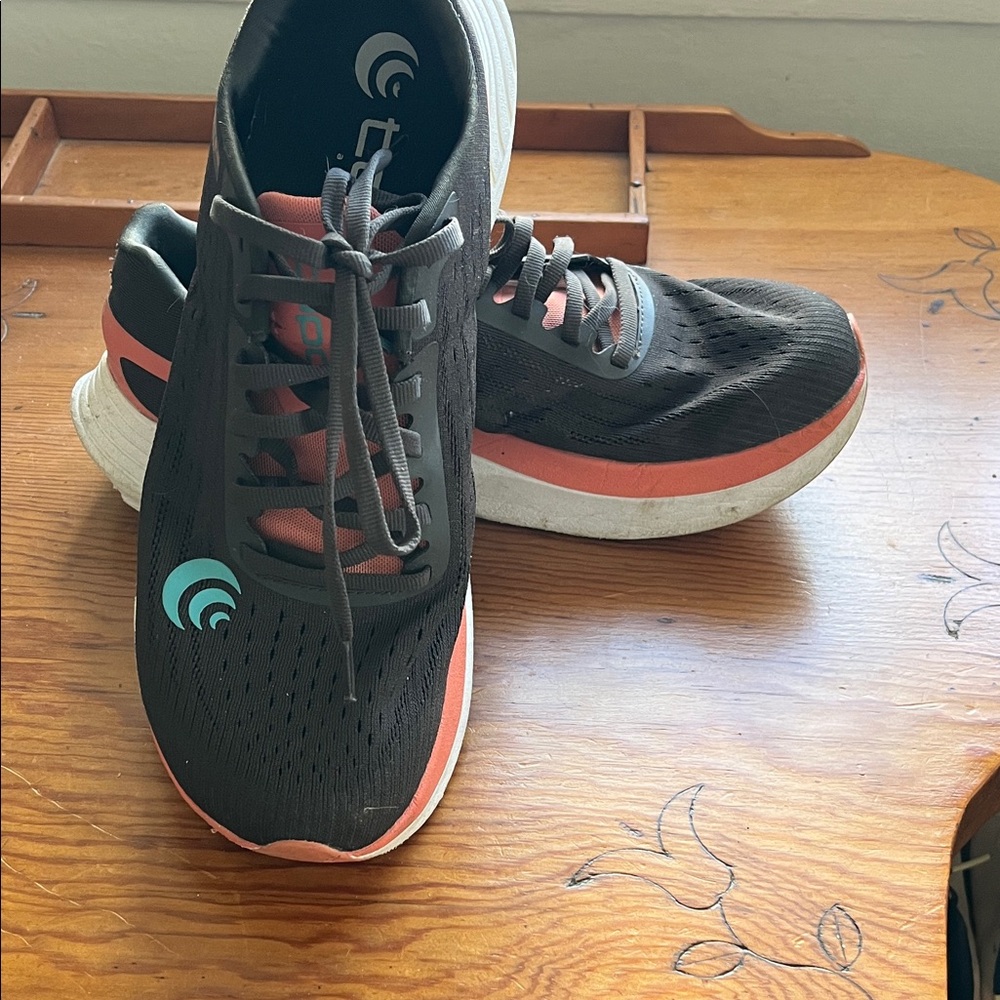 Women's Topo brown and orange Sneakers